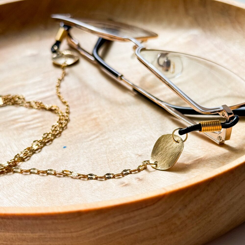 Gold Tone Minimalistic Eyeglass Chain - Picture 2 of 11